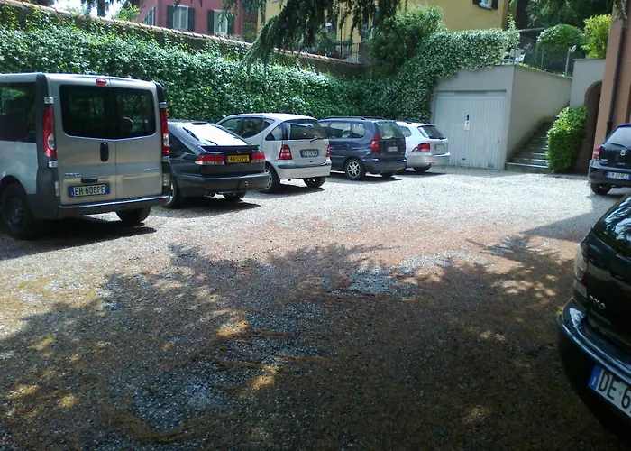 Cernobbio Residence Черноббио