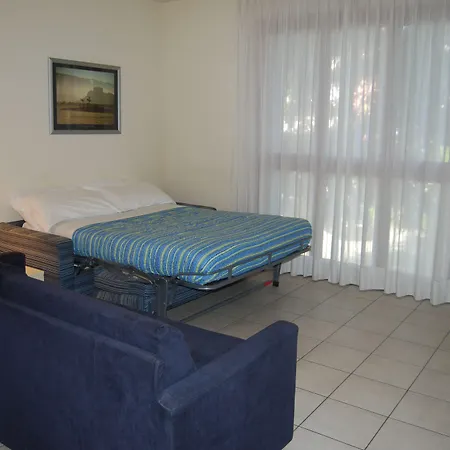 Cernobbio Residence מלון דירות