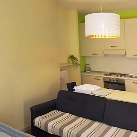 Cernobbio Residence מלון דירות